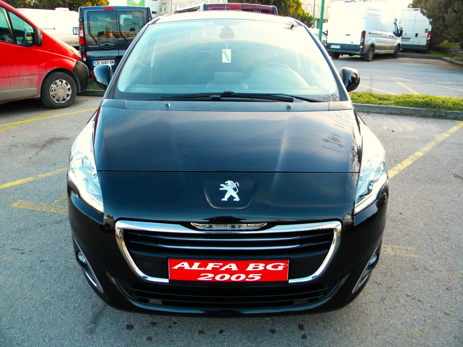 Peugeot 5008 EURO6B* FACE LIF* 1.6ecoHDI-6ck-7м* -NAVI-КАТО НОВ - изображение 2