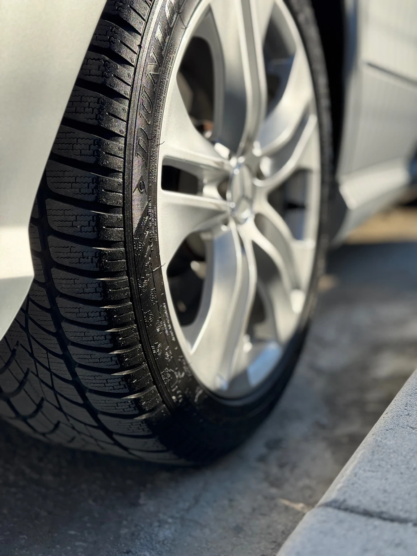 Mercedes-Benz E 350  - изображение 7