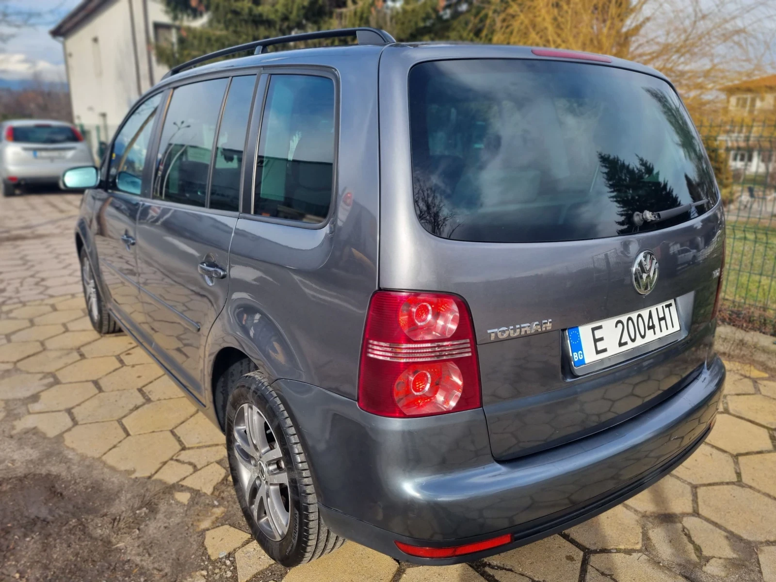VW Touran DSG- 7местен - изображение 3