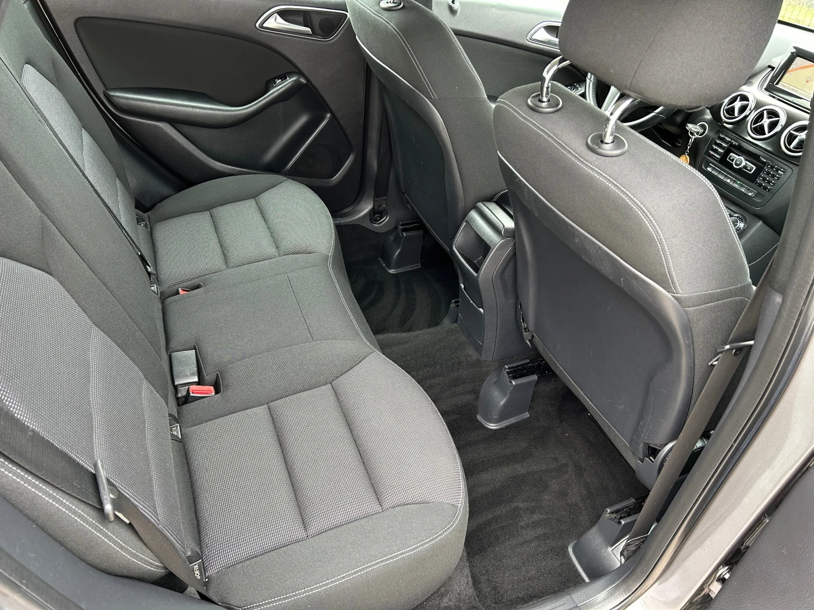 Mercedes-Benz B 200 2.2CDi/NAVi/KAMERA/136K.C./EURO 5 | Mobile.bg � ����������� 12