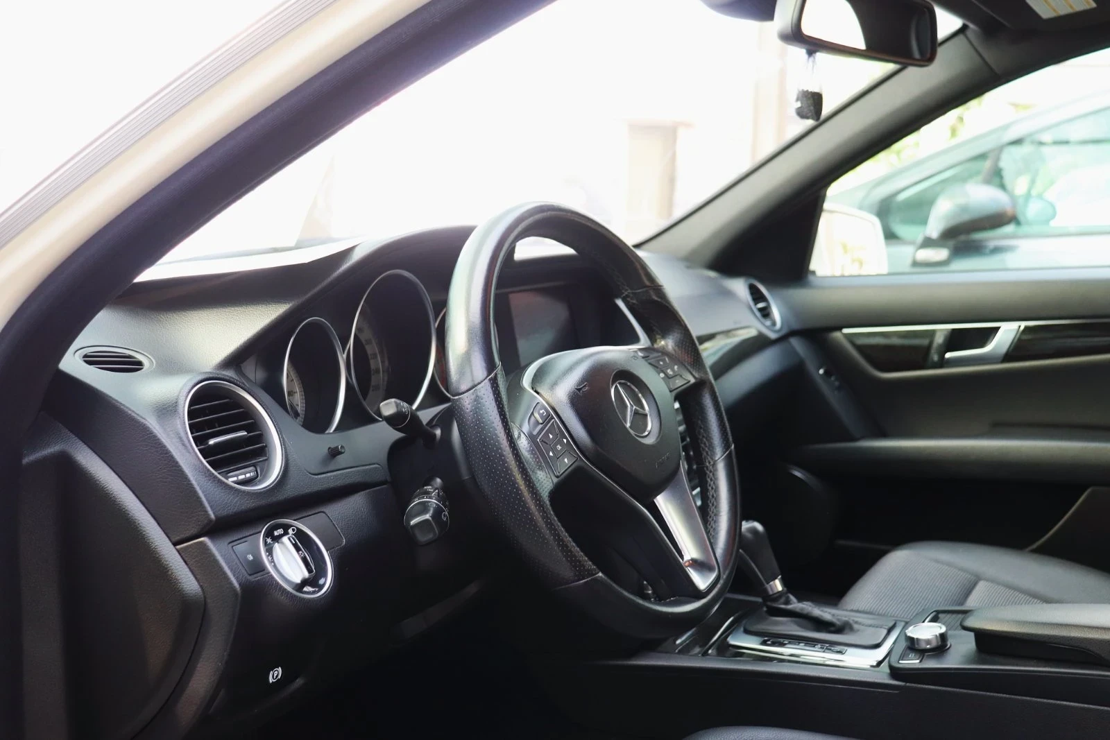 Mercedes-Benz C 220 C 220 CDI, снимка 7 - Автомобили и джипове - 53797914