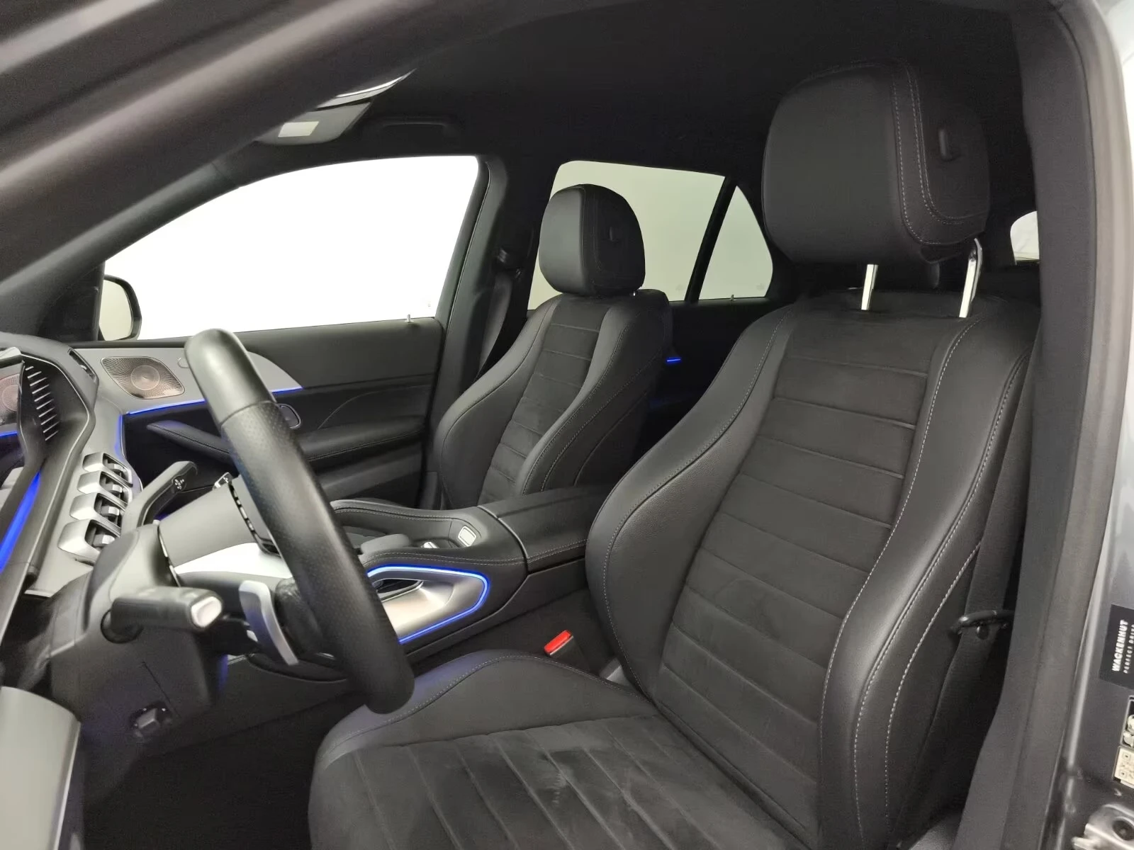 Mercedes-Benz GLE 450 d/ AMG/4-MATIC/FACELIFT/AIRMATIC/BURM/360/MULTIBEA, снимка 7 - Автомобили и джипове - 54065042