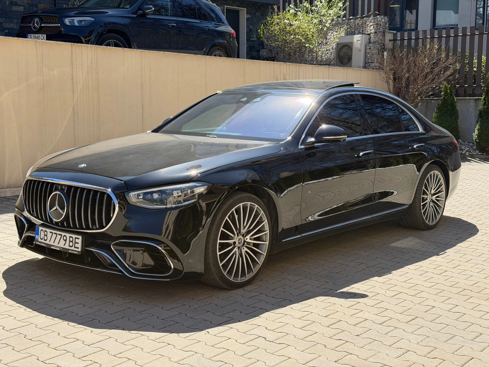 Mercedes-Benz S 350 4MATIC-AMG S63-BURMESTER 3D-PANO-CAM360-DIST, снимка 2 - Автомобили и джипове - 54140690