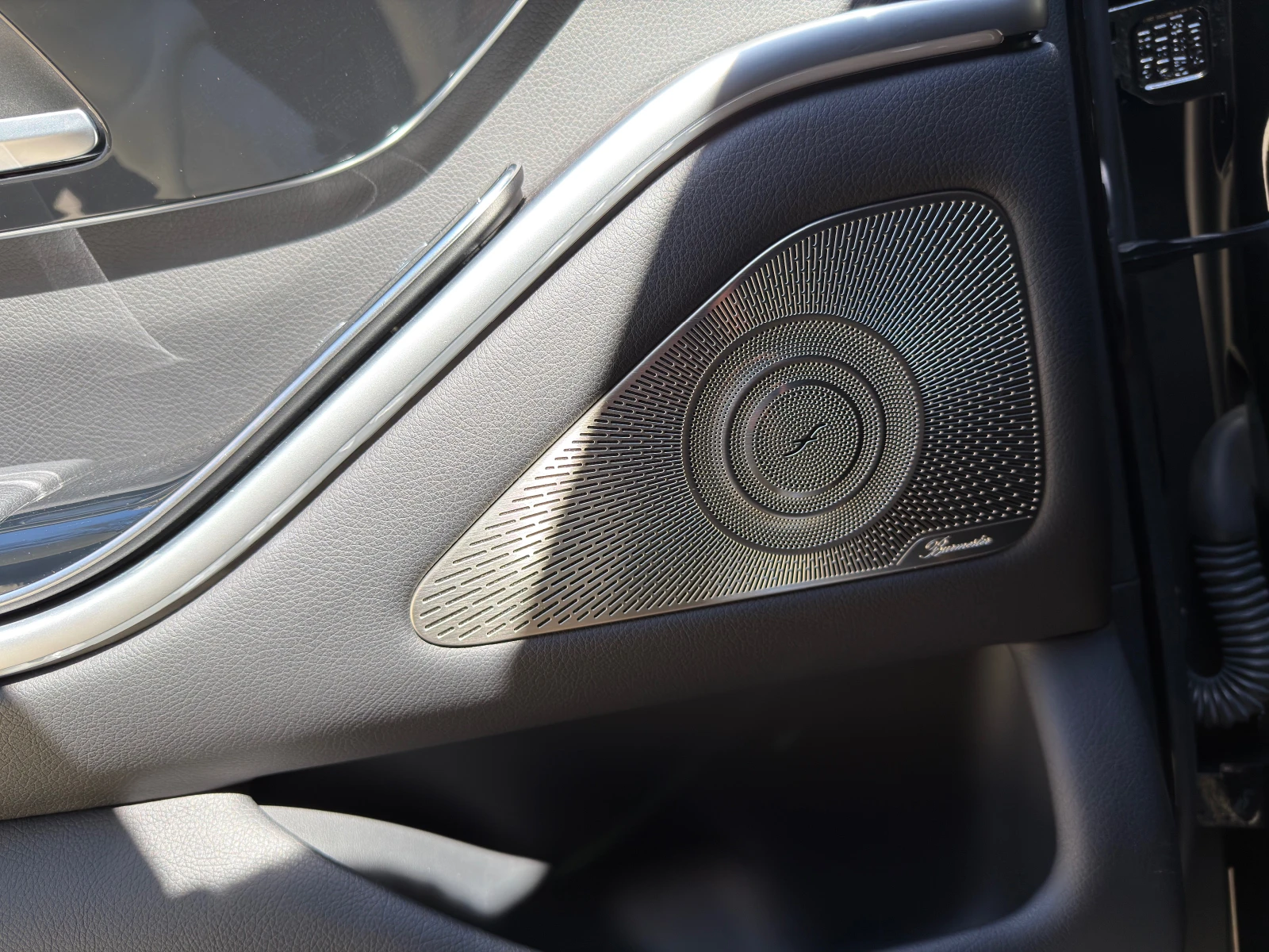 Mercedes-Benz S 350 4MATIC-AMG S63-BURMESTER 3D-PANO-CAM360-DIST, снимка 15 - Автомобили и джипове - 54140690