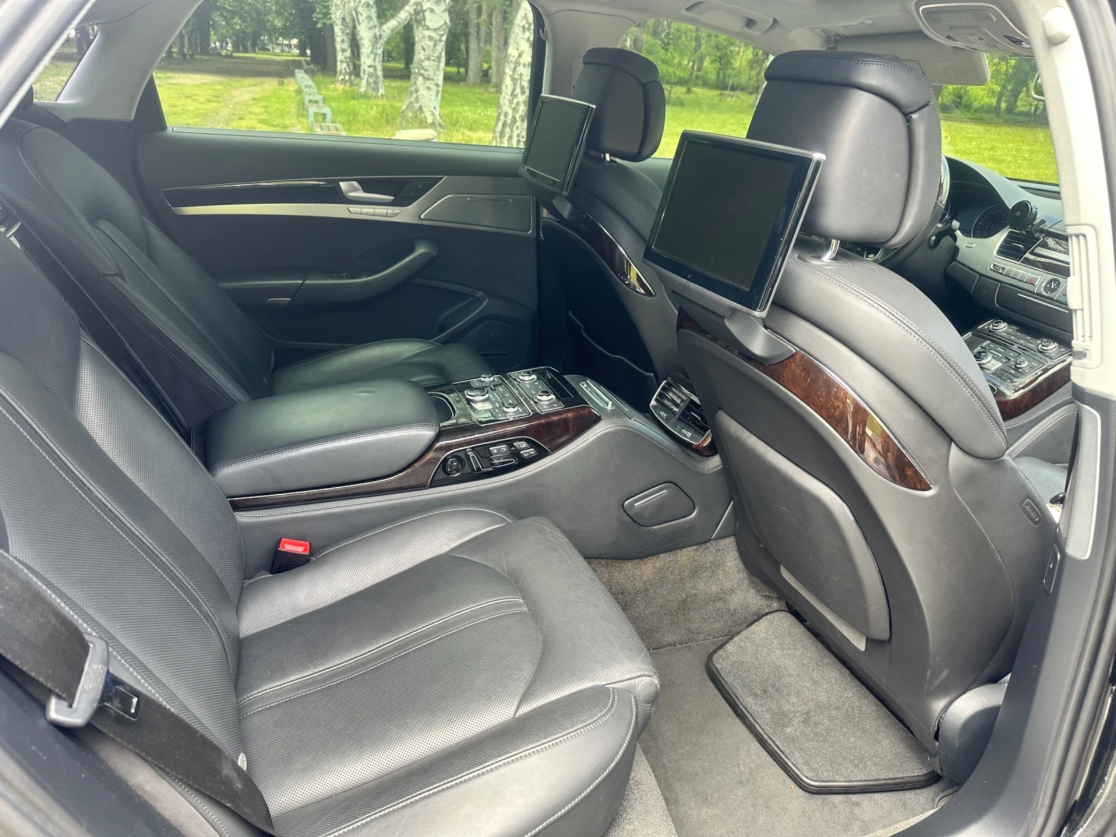 Audi A8 Long 4.2 TDI V8 | Всички Екстри | ТОП Състояние, снимка 13 - Автомобили и джипове - 54657903