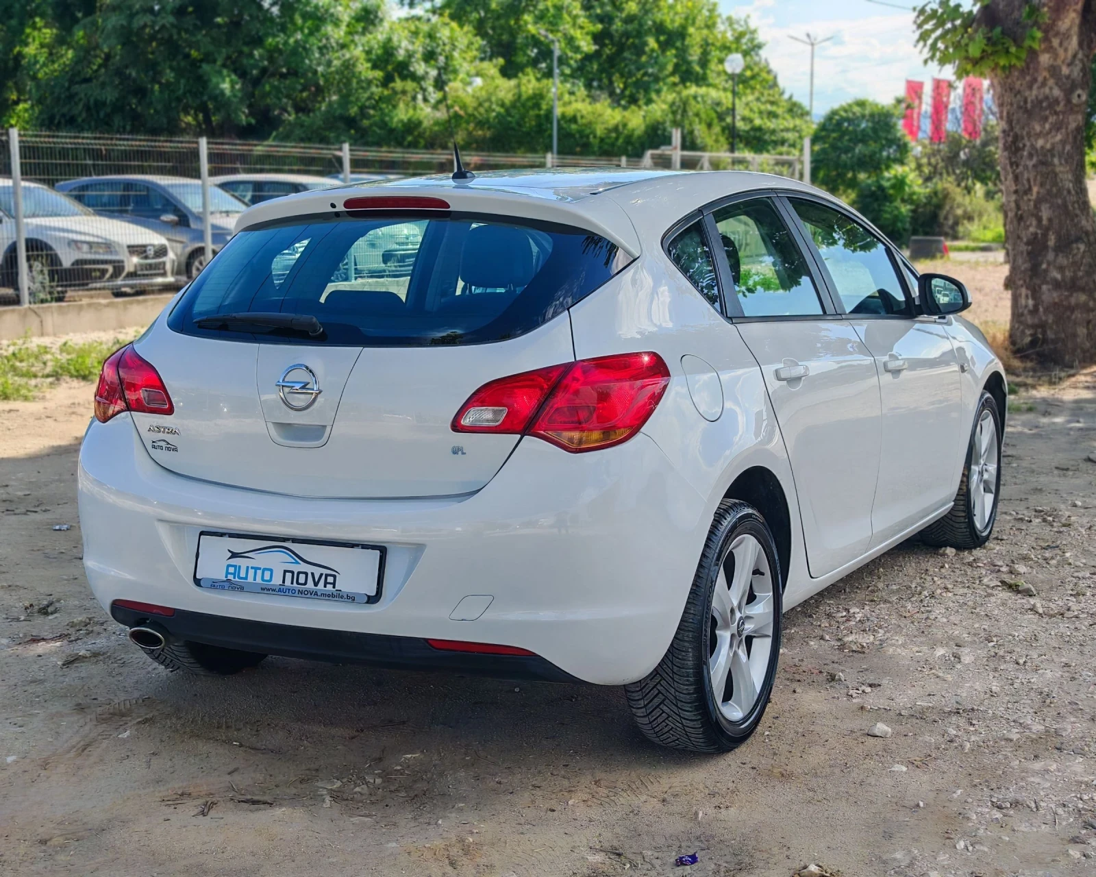 Opel Astra 1.4 БЕНЗИН 140 К.С. ГАЗ КАТО НОВА! УНИКАТ , снимка 5 - Автомобили и джипове - 54693102