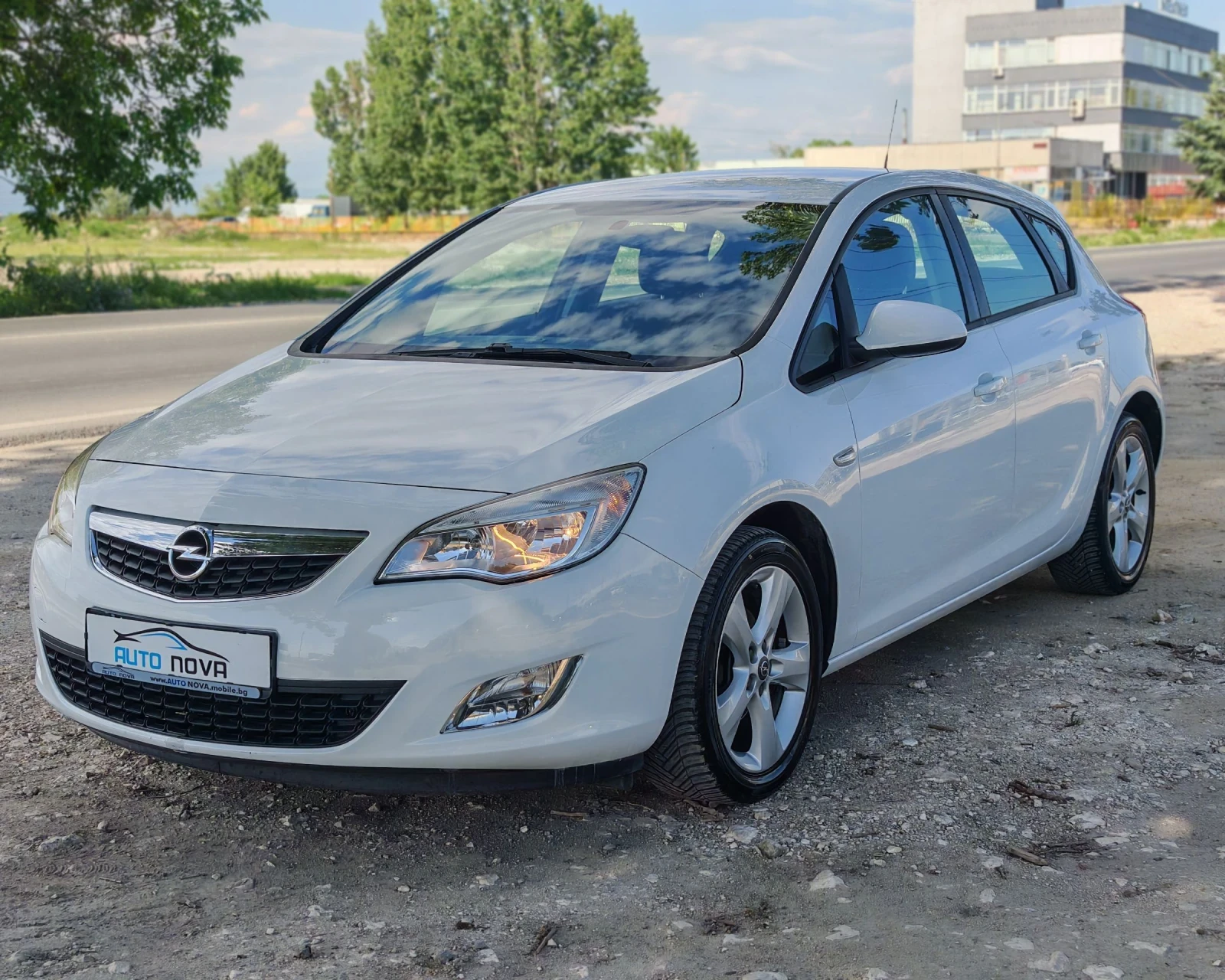 Opel Astra 1.4 БЕНЗИН 140 К.С. ГАЗ КАТО НОВА! УНИКАТ , снимка 3 - Автомобили и джипове - 54693102