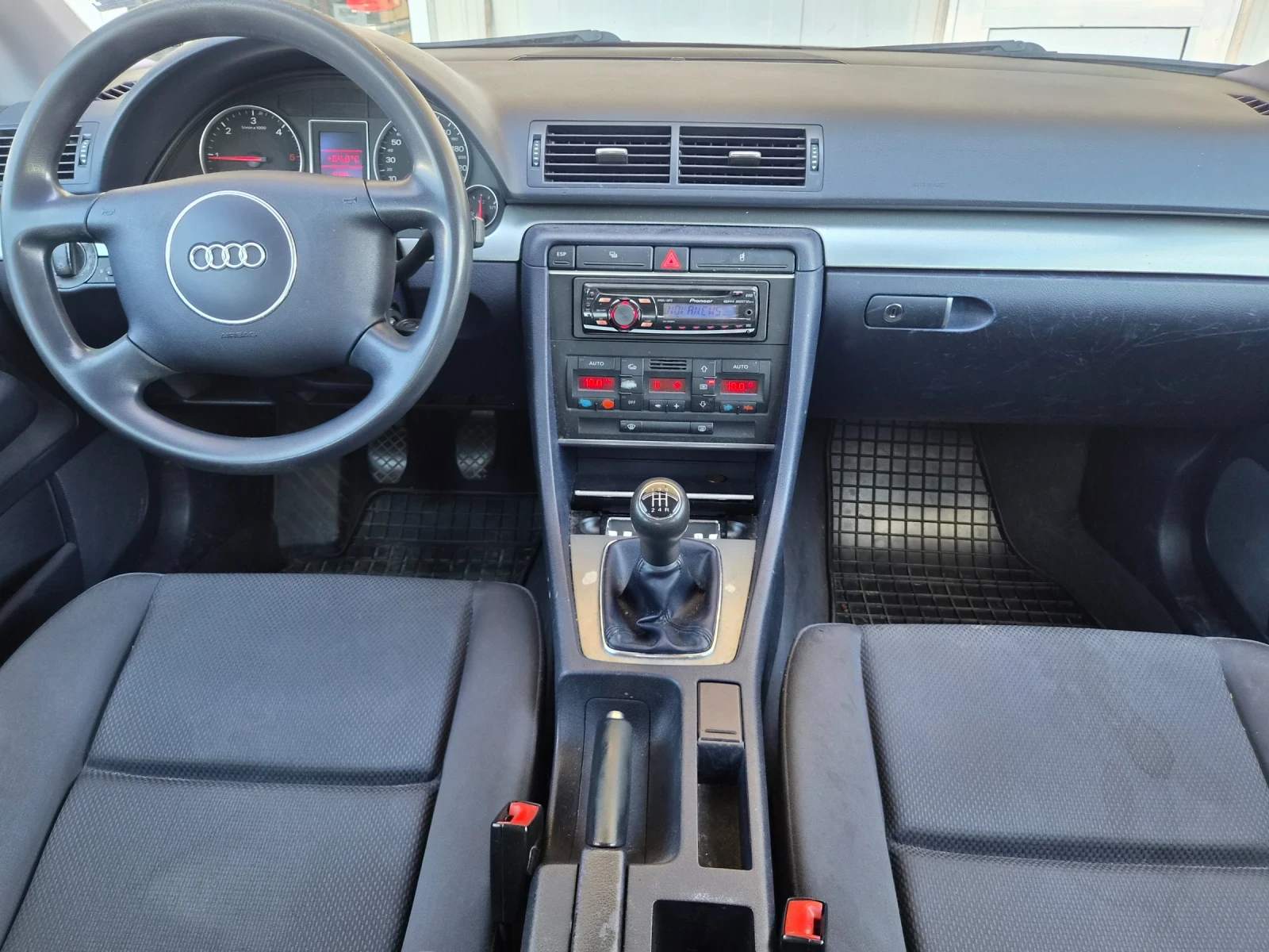 Audi A4 1.9TDI 101кс ОБСЛУЖЕН ВСИЧКО ПЛАТЕНО, снимка 13 - Автомобили и джипове - 54711398