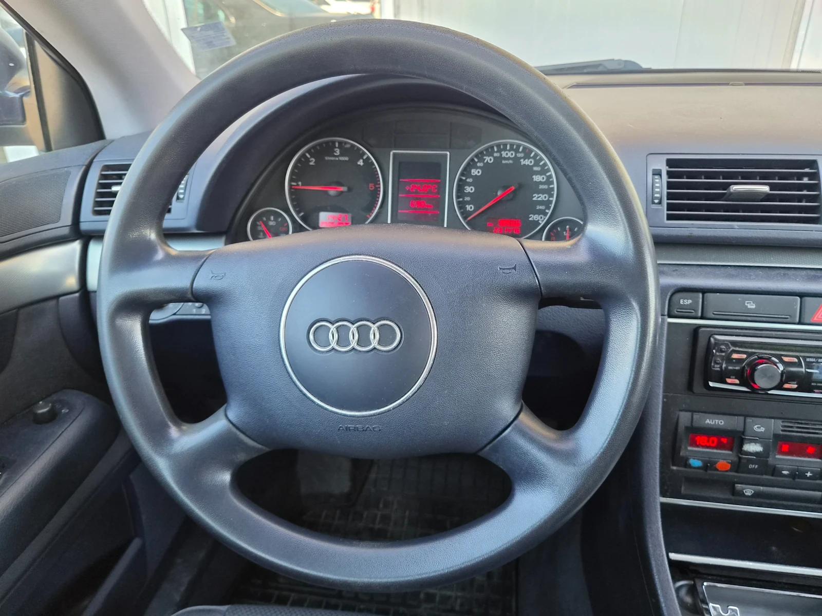 Audi A4 1.9TDI 101кс ОБСЛУЖЕН ВСИЧКО ПЛАТЕНО, снимка 15 - Автомобили и джипове - 54711398