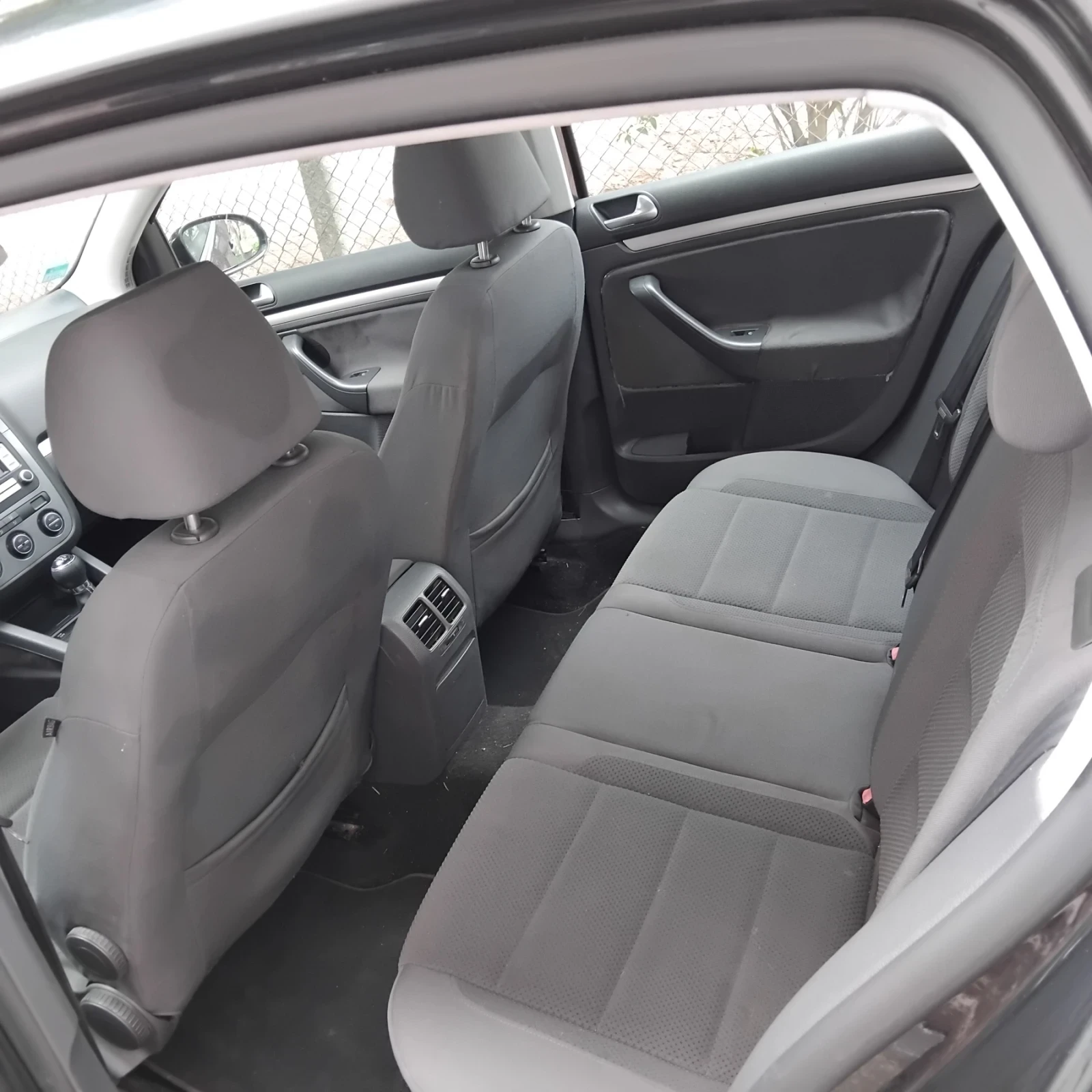 VW Golf VW GOLF 1.6 БЕНЗИН , снимка 8 - Автомобили и джипове - 54726442