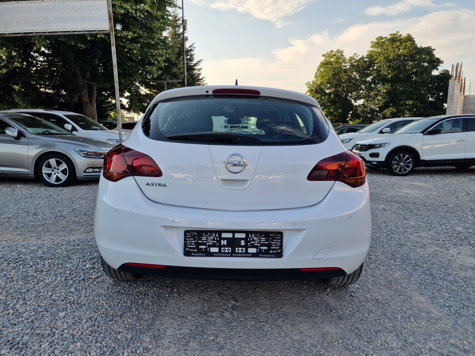 Opel Astra 1.6I-116k.s-6sk-NAVI, снимка 5 - Автомобили и джипове - 55038251