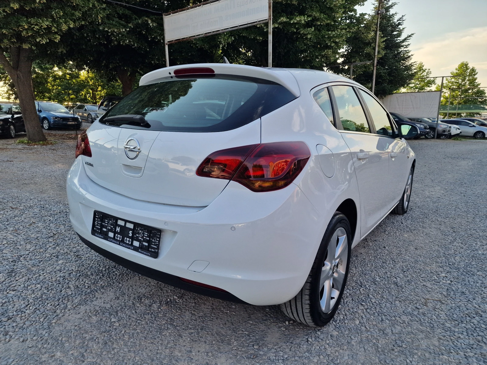 Opel Astra 1.6I-116k.s-6sk-NAVI, снимка 6 - Автомобили и джипове - 55038251