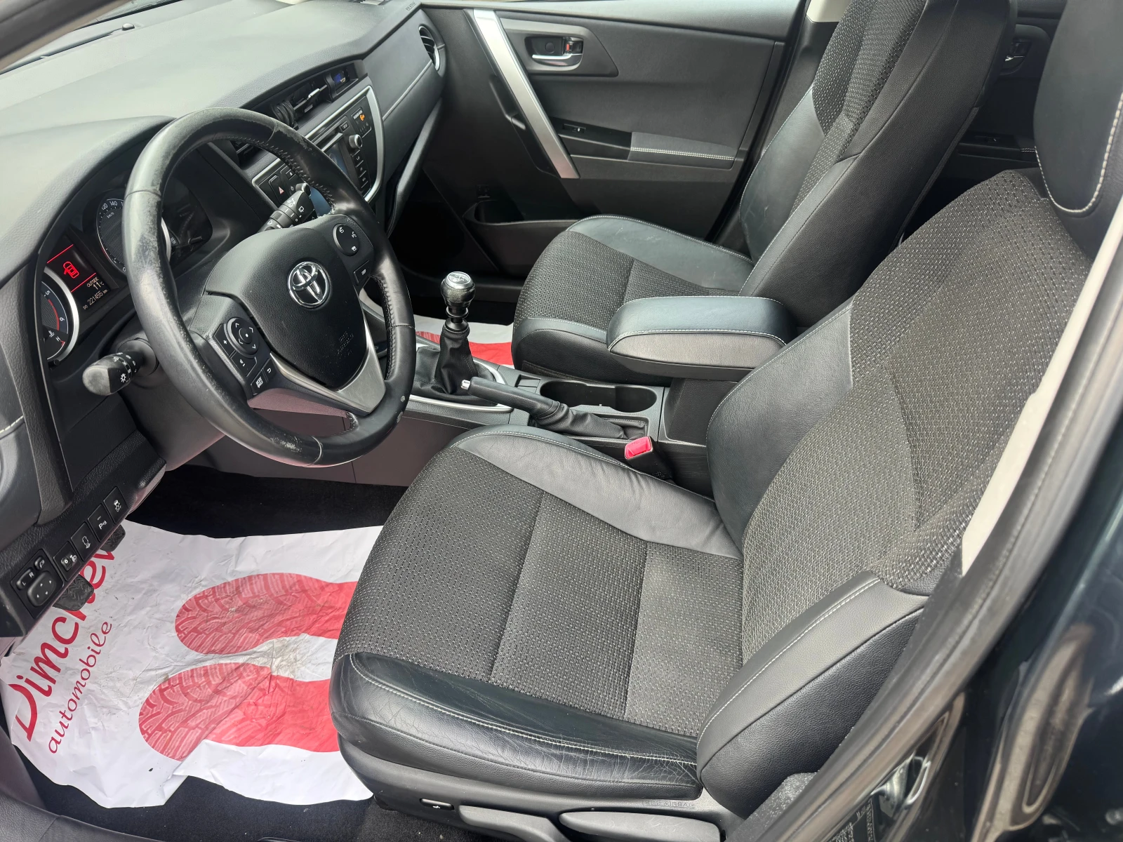 Toyota Auris 1.4 D4D, снимка 6 - Автомобили и джипове - 55347269