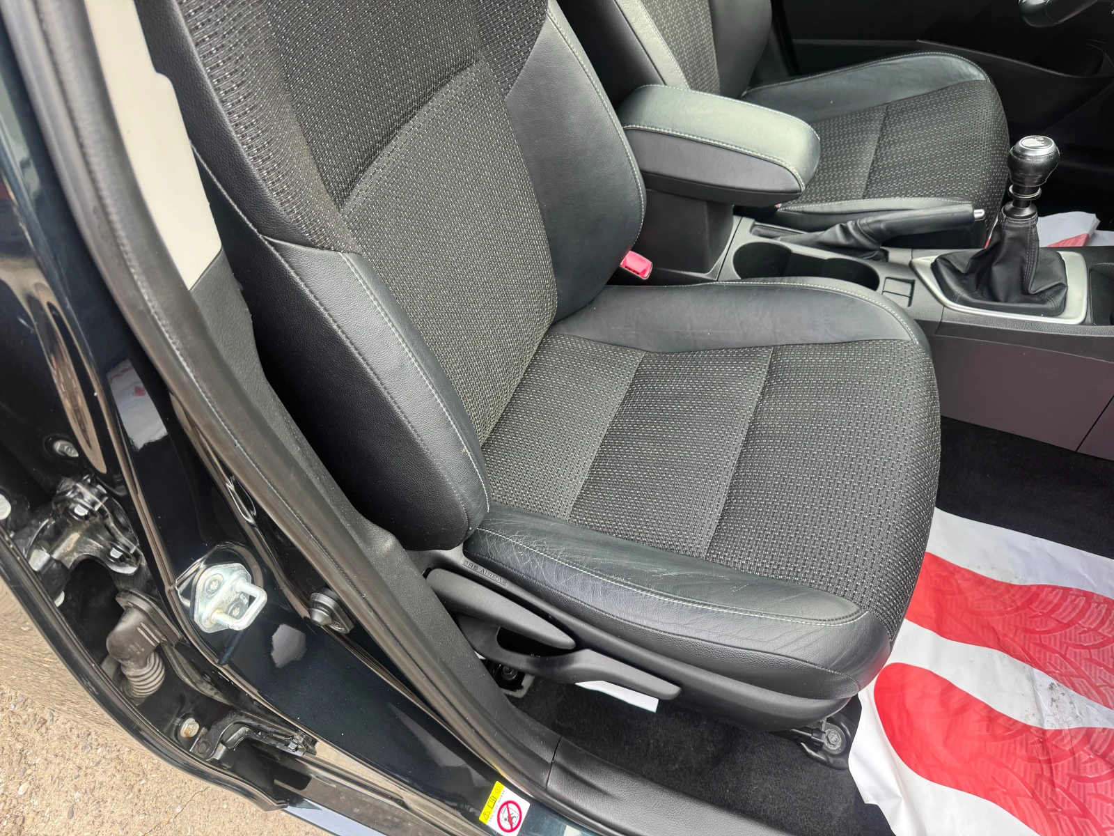 Toyota Auris 1.4 D4D, снимка 8 - Автомобили и джипове - 55347269