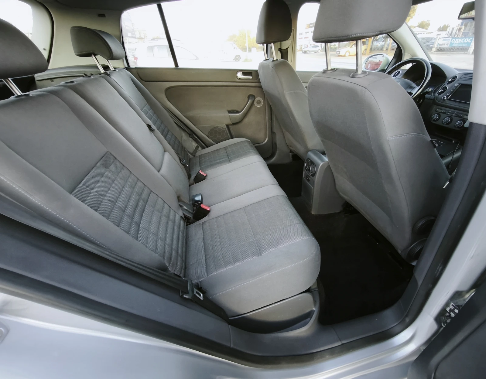 VW Golf Plus 1.9tdi NAVI, снимка 13 - Автомобили и джипове - 55503842