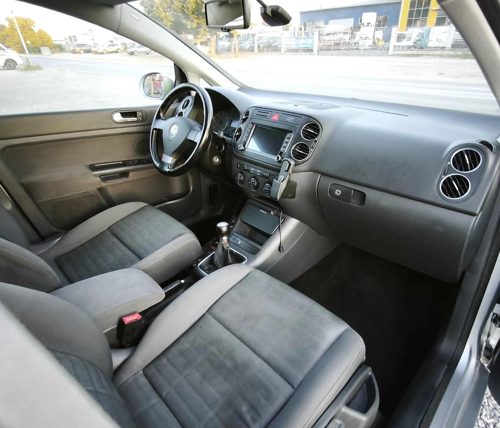 VW Golf Plus 1.9tdi NAVI, снимка 10 - Автомобили и джипове - 55503842