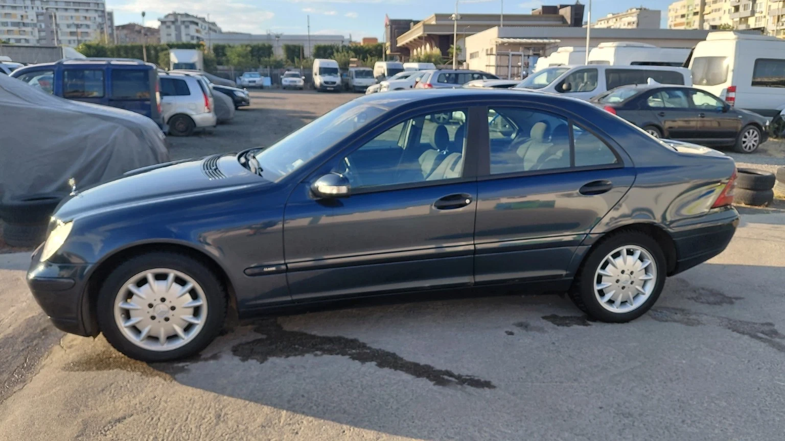Mercedes-Benz C 200, снимка 5 - Автомобили и джипове - 55750118