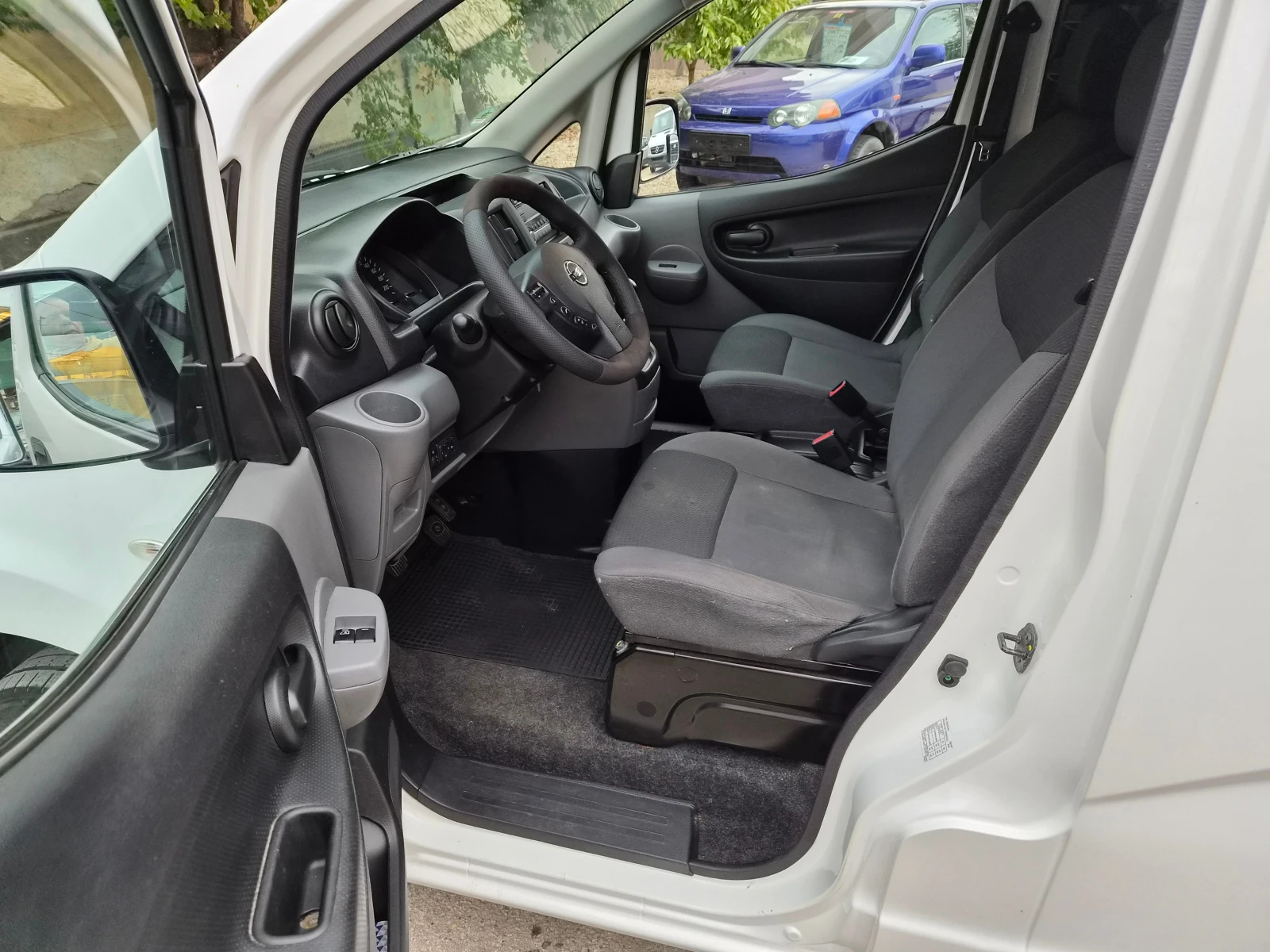 Nissan e-NV200 ТОП СЪСТОЯНИЕ, снимка 11 - Автомобили и джипове - 56220603