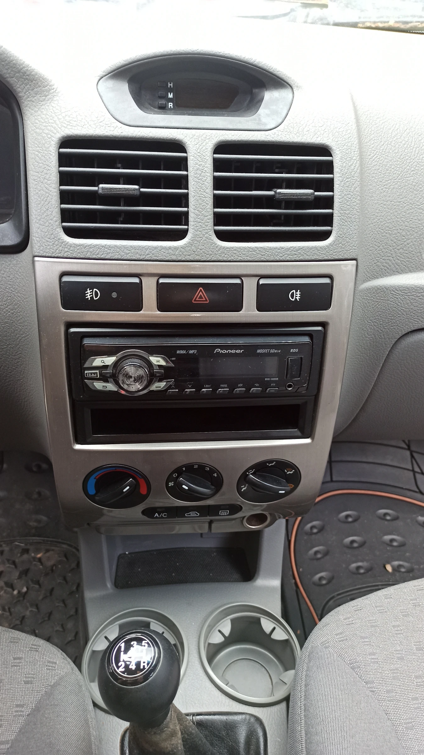 Kia Rio, снимка 8 - Автомобили и джипове - 56556543