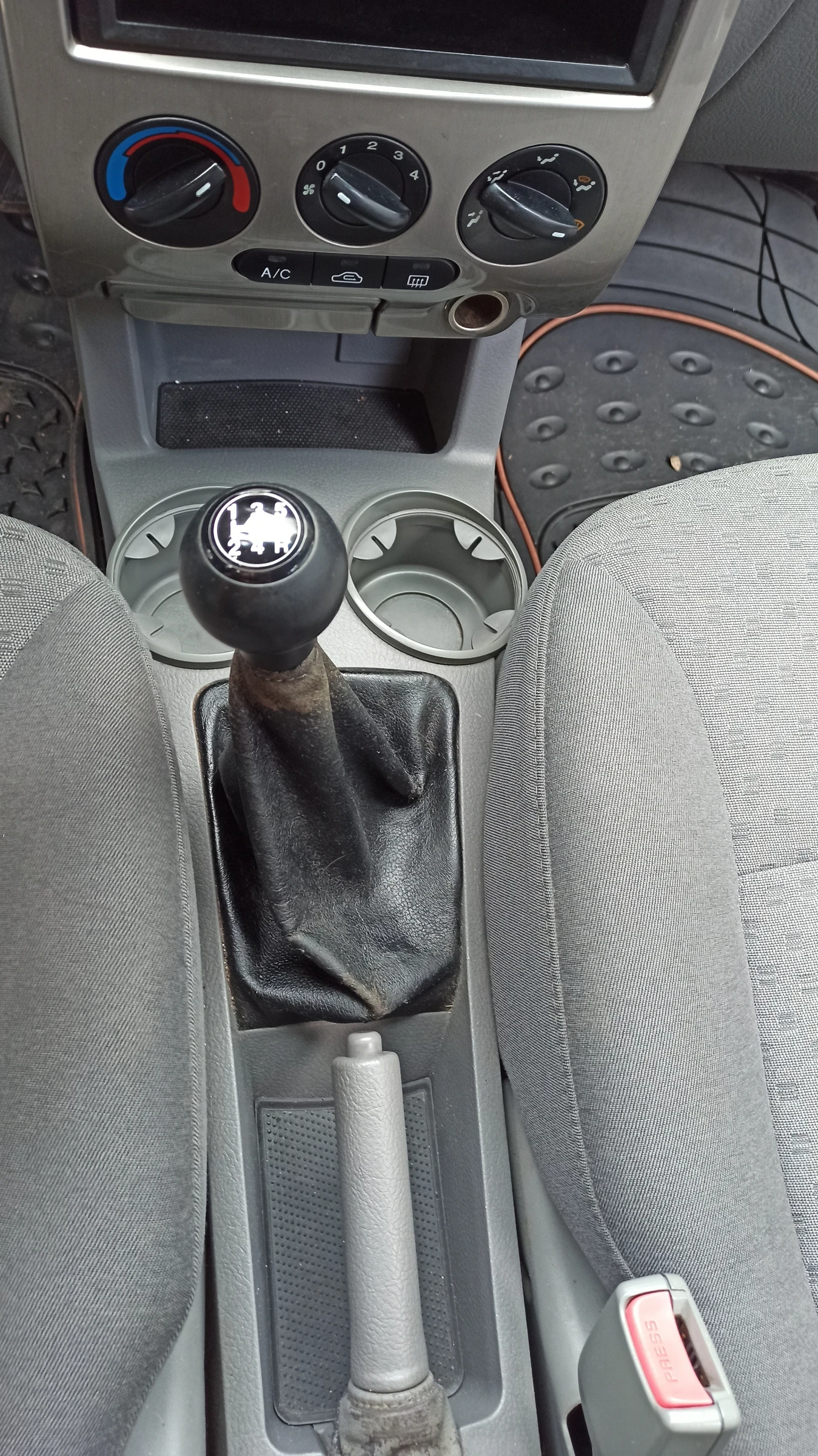 Kia Rio, снимка 7 - Автомобили и джипове - 56556543