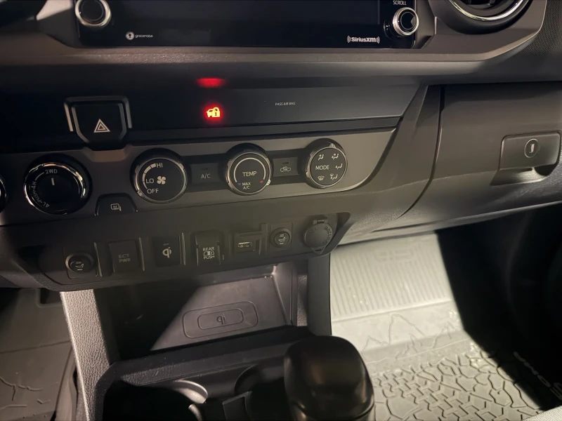 Toyota Tacoma Off road package , снимка 13 - Автомобили и джипове - 52733162