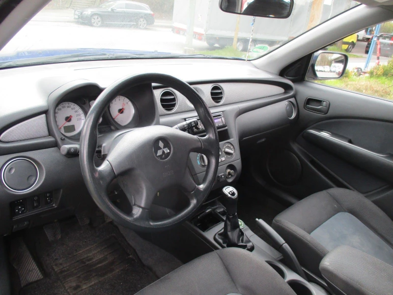 Mitsubishi Outlander, снимка 5 - Автомобили и джипове - 53089373