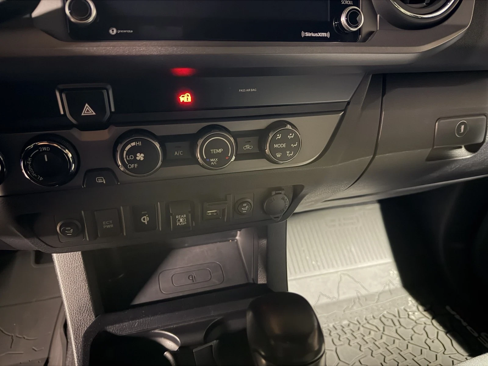 Toyota Tacoma Off road package  | Mobile.bg   13