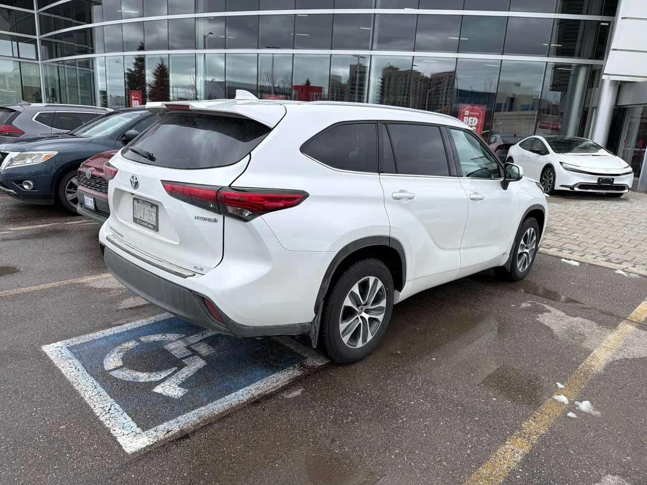 Toyota Highlander * Hybrid XLE * ПРЕДСТАВИТЕЛСТВО * ПОДГРЕВ * КАМЕРА, снимка 3 - Автомобили и джипове - 53891869