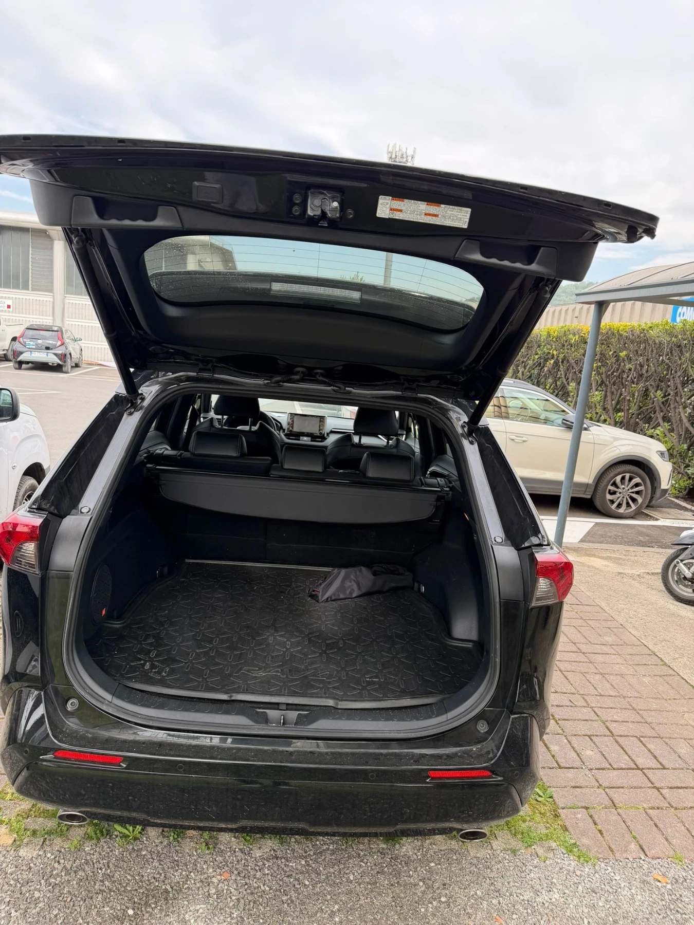 Toyota Rav4 2.5i Hybrid AWD-i* Black Edition* JBL* 142хил.км* , снимка 9 - Автомобили и джипове - 54213940