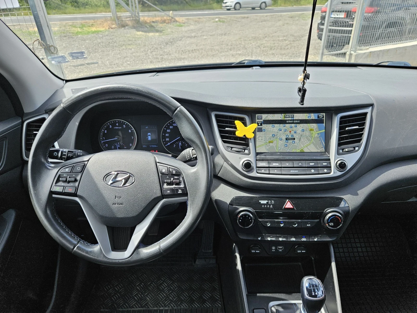 Hyundai Tucson 1.6 GDI Euro6, снимка 12 - Автомобили и джипове - 54652065