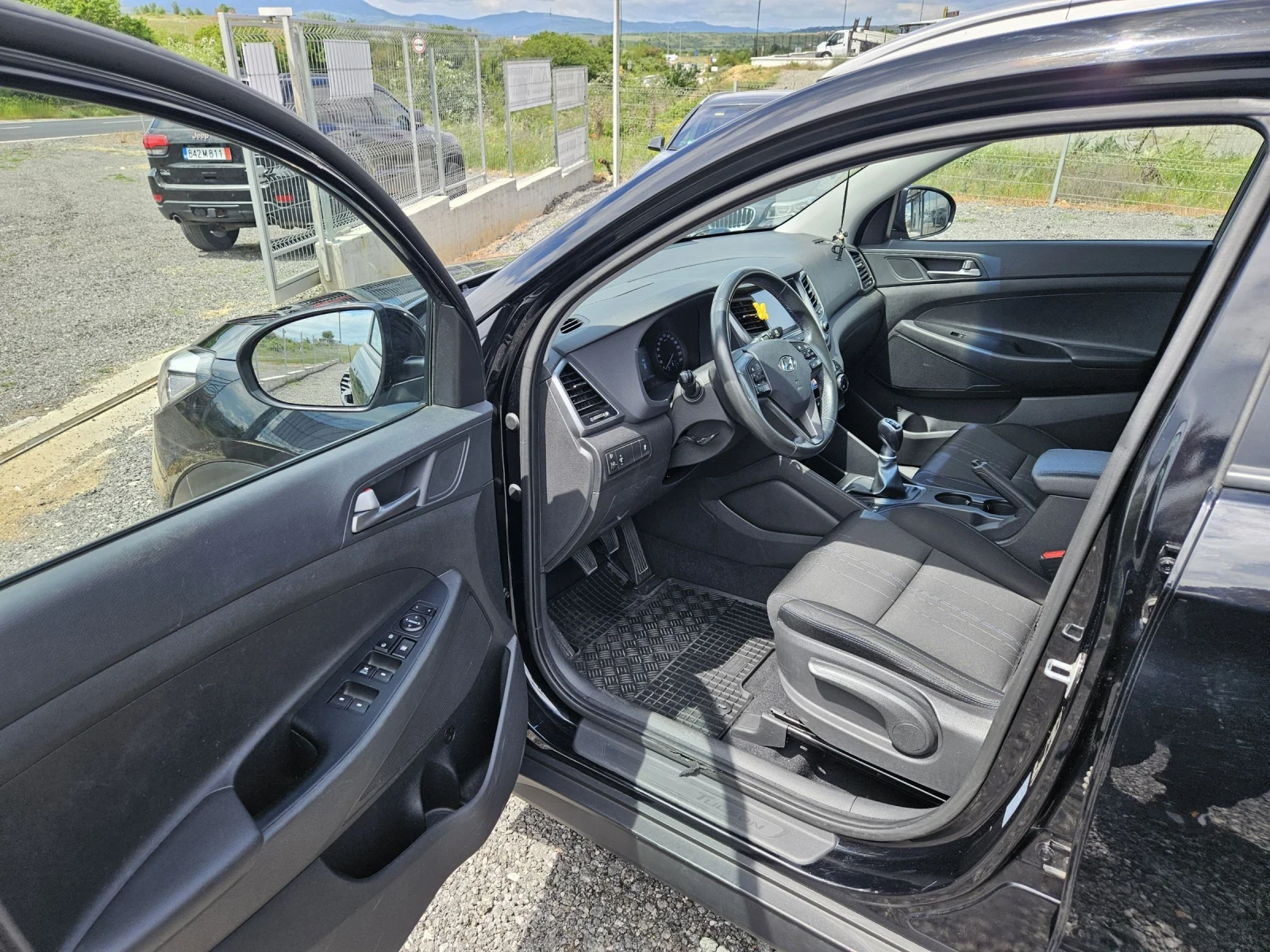 Hyundai Tucson 1.6 GDI Euro6, снимка 9 - Автомобили и джипове - 54652065