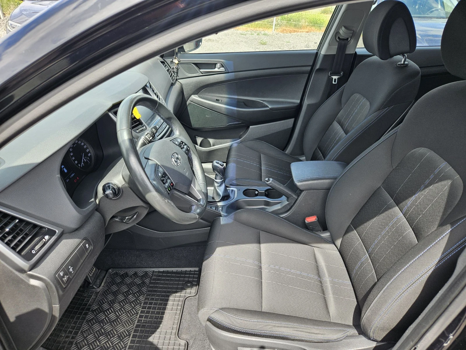 Hyundai Tucson 1.6 GDI Euro6, снимка 10 - Автомобили и джипове - 54652065