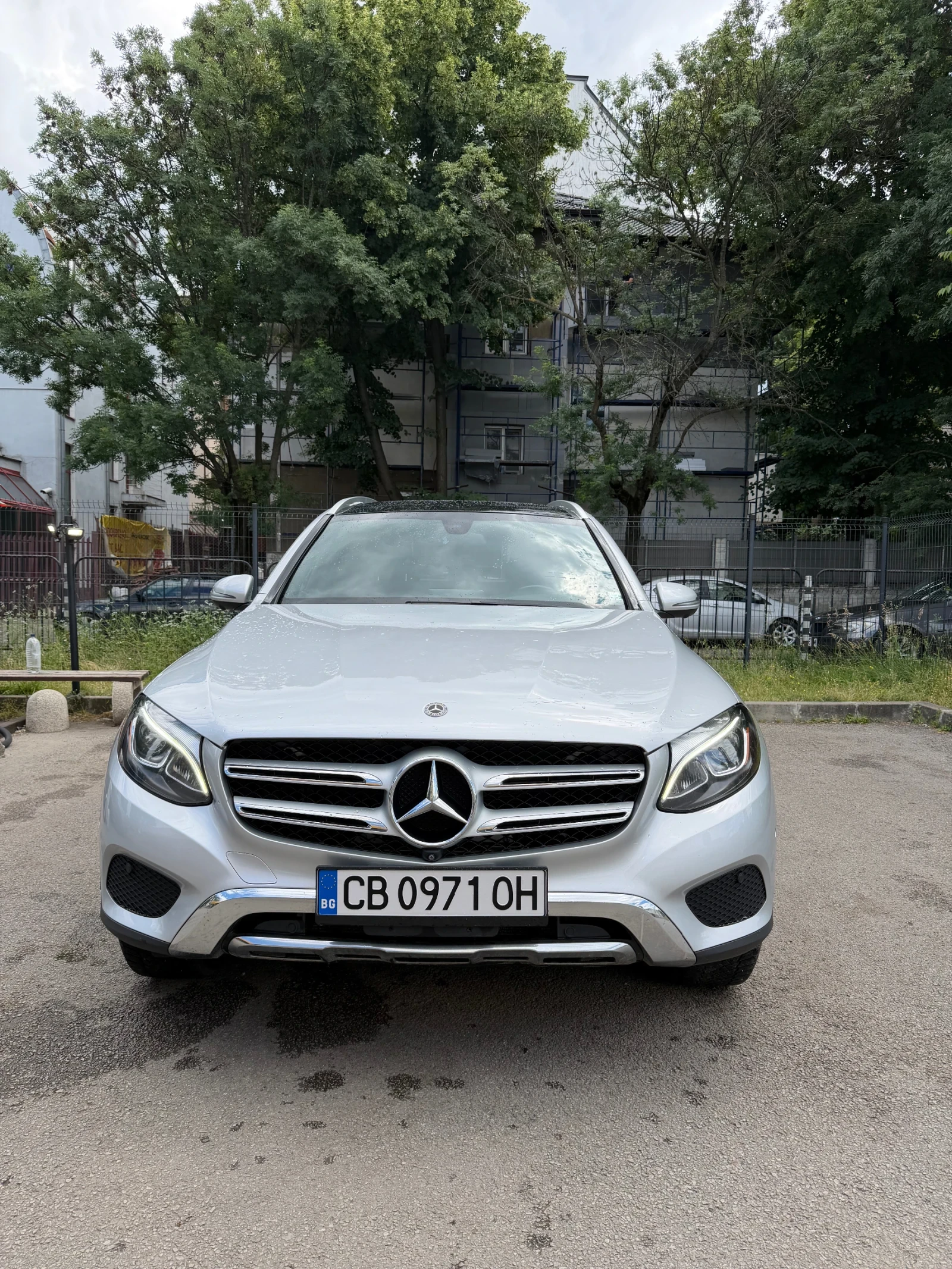 Mercedes-Benz GLC 300 2018 4MATIC 360 CAM/DISTRONIC/PANORAMA/9G TRONIC, снимка 4 - Автомобили и джипове - 54892683