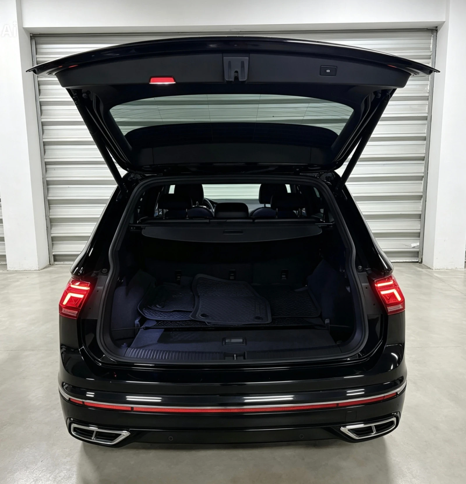 VW Tiguan 2.0TDI/3xR Line/4motion/Distronic/AllSpace/Head Up, снимка 17 - Автомобили и джипове - 55015856