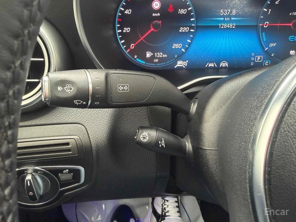 Mercedes-Benz GLC 300 HYBRID* COUPE* AMG* LINE* ДИСТРОНИК* , снимка 10 - Автомобили и джипове - 55046124