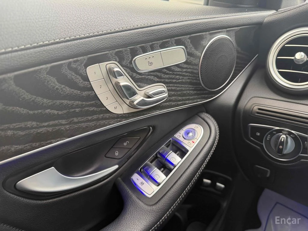 Mercedes-Benz GLC 300 HYBRID* COUPE* AMG* LINE* ДИСТРОНИК* , снимка 6 - Автомобили и джипове - 55046124