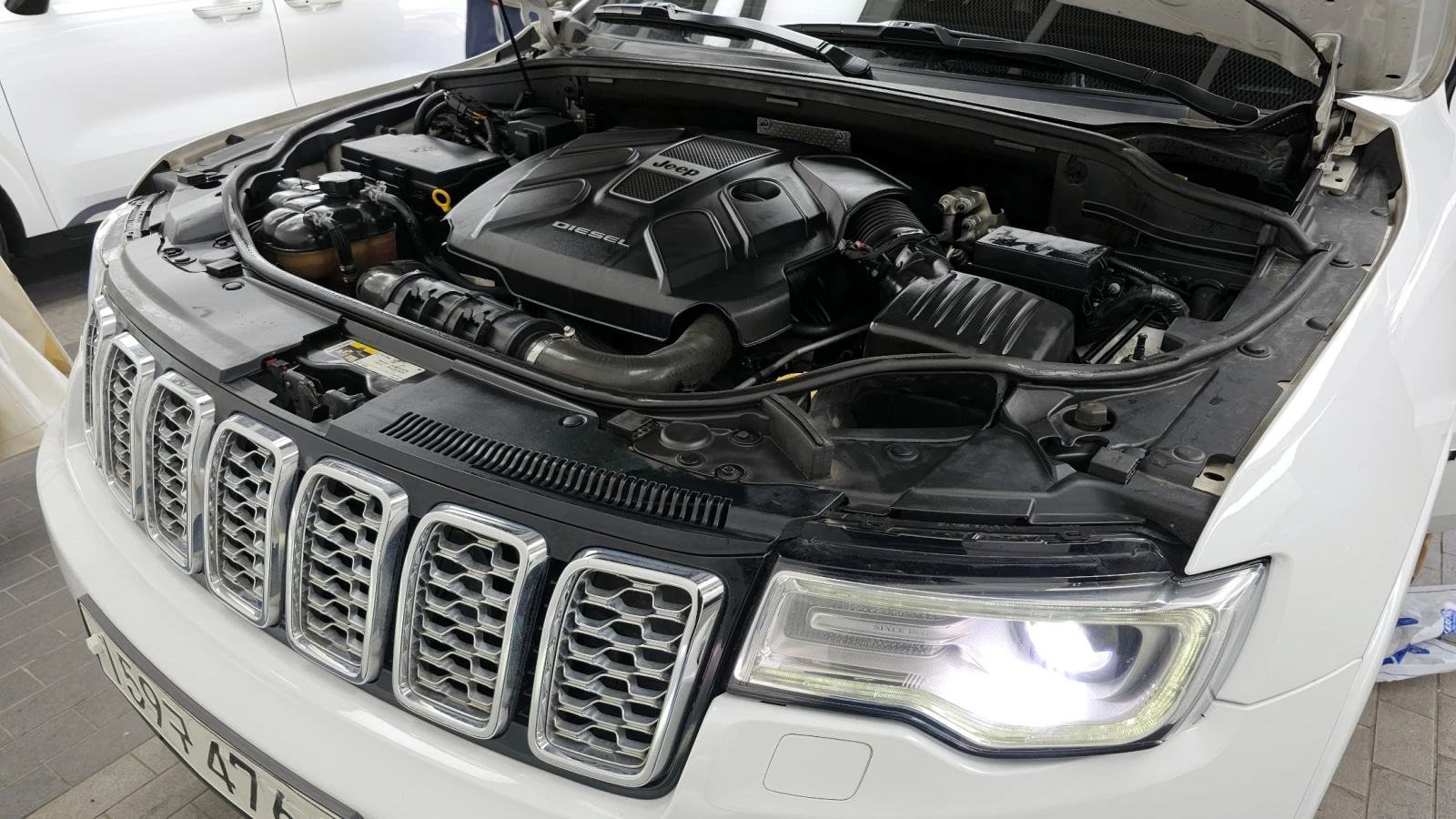 Jeep Grand cherokee 3.0 Diesel Overland, снимка 5 - Автомобили и джипове - 55216358