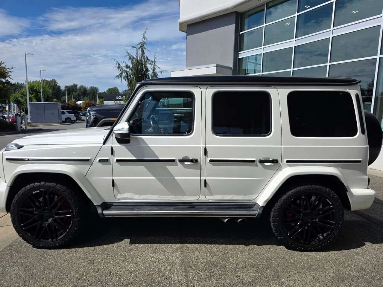 Mercedes-Benz G 63 AMG * CARFAX * BURMESTER * DISTRONIC * 360 * IWC * , снимка 2 - Автомобили и джипове - 55741623