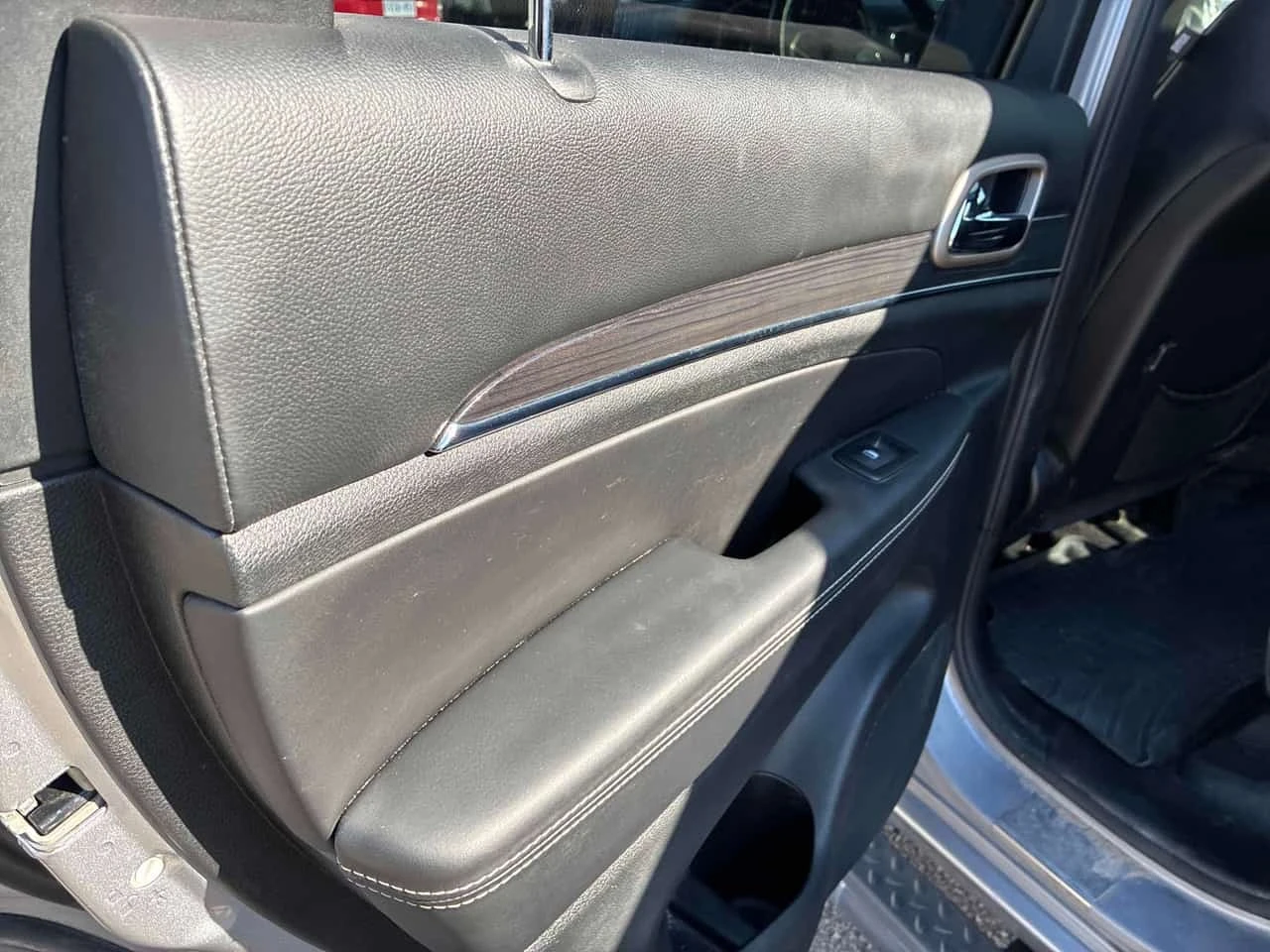 Jeep Grand cherokee * Overland * CARFAX * ����� �� ����������� | Mobile.bg � ����������� 14