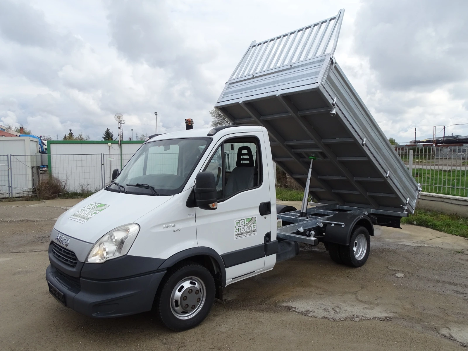 Iveco 35c15 3.0HPI  КАТ. * Б*  ВНОС ОТ ШВЕЙЦАРИЯ , снимка 3 - Бусове и автобуси - 54345364