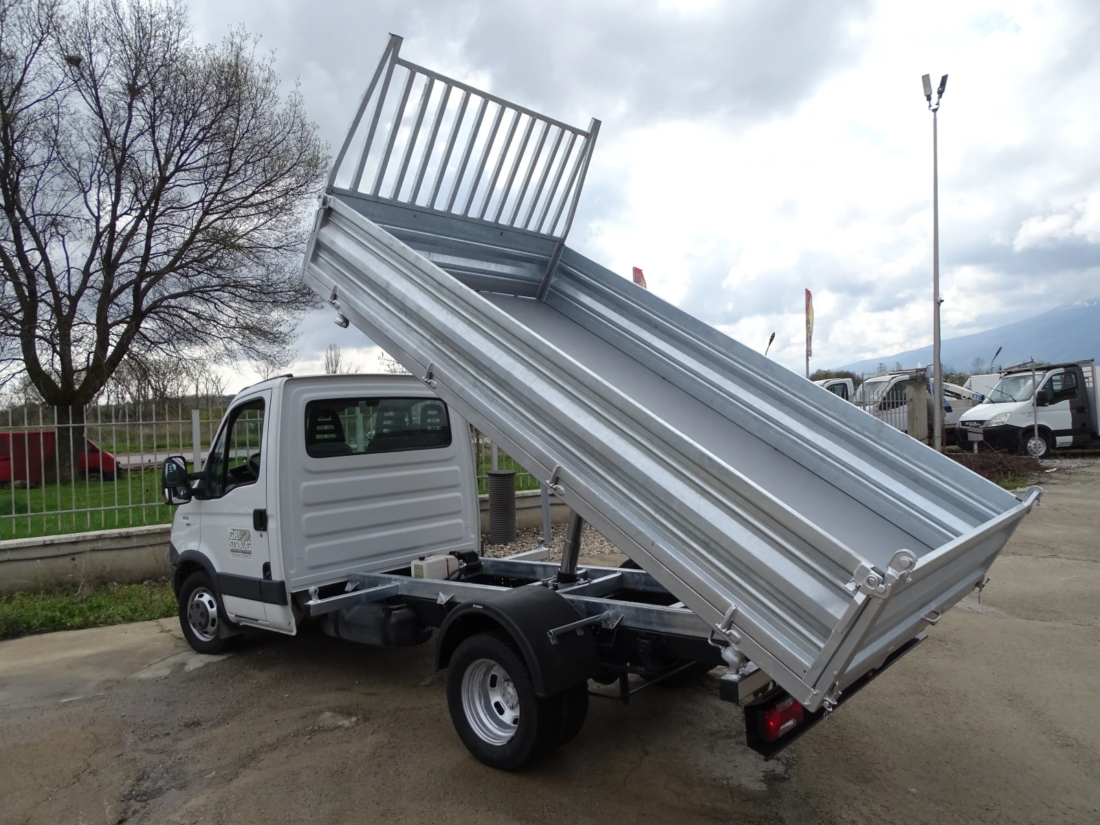 Iveco 35c15 3.0HPI  КАТ. * Б*  ВНОС ОТ ШВЕЙЦАРИЯ , снимка 4 - Бусове и автобуси - 54345364