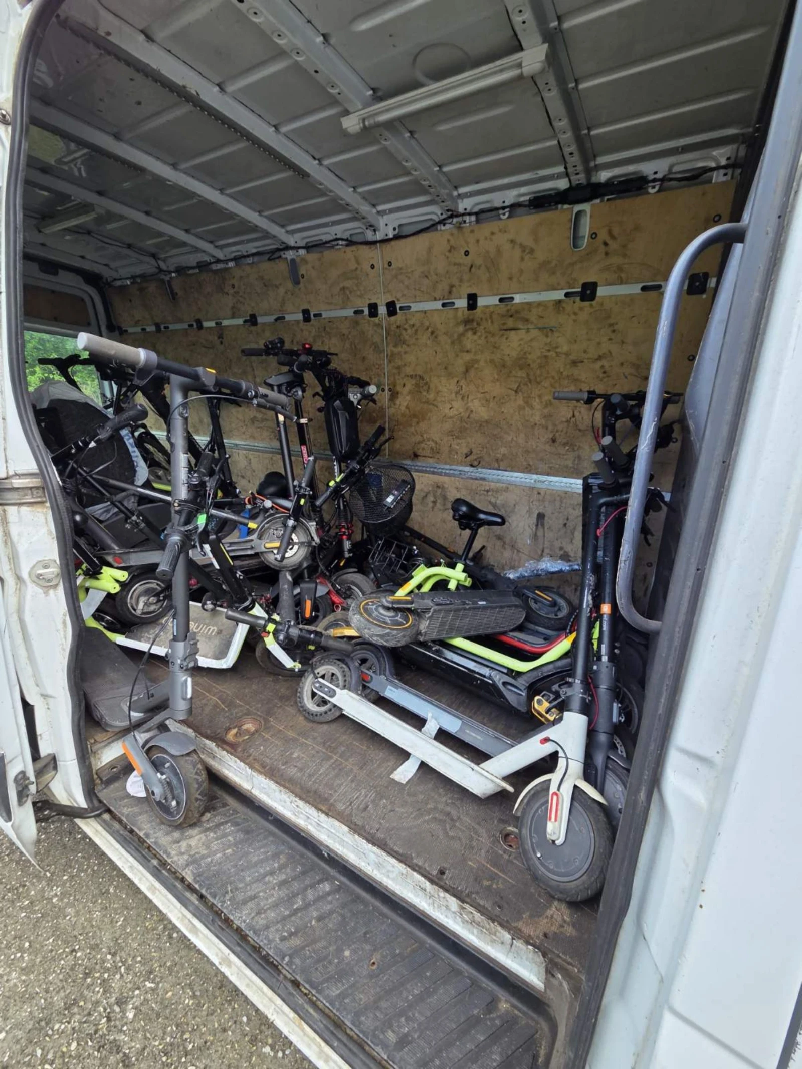 Mercedes-Benz Sprinter 316 2.2 дизел, снимка 9 - Бусове и автобуси - 54643089
