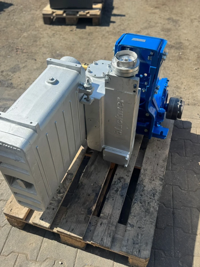 Компресори Bibko Mistral 700m/h, снимка 2 - Индустриална техника - 51676067