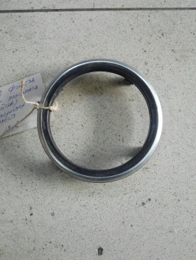 пластмаса около Скоростен лост (лайсна) Форд Фиеста