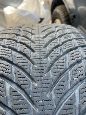 Гуми Зимни 245/45R18, снимка 8