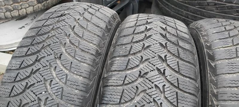 Гуми Зимни 175/65R15, снимка 2 - Гуми и джанти - 35608065