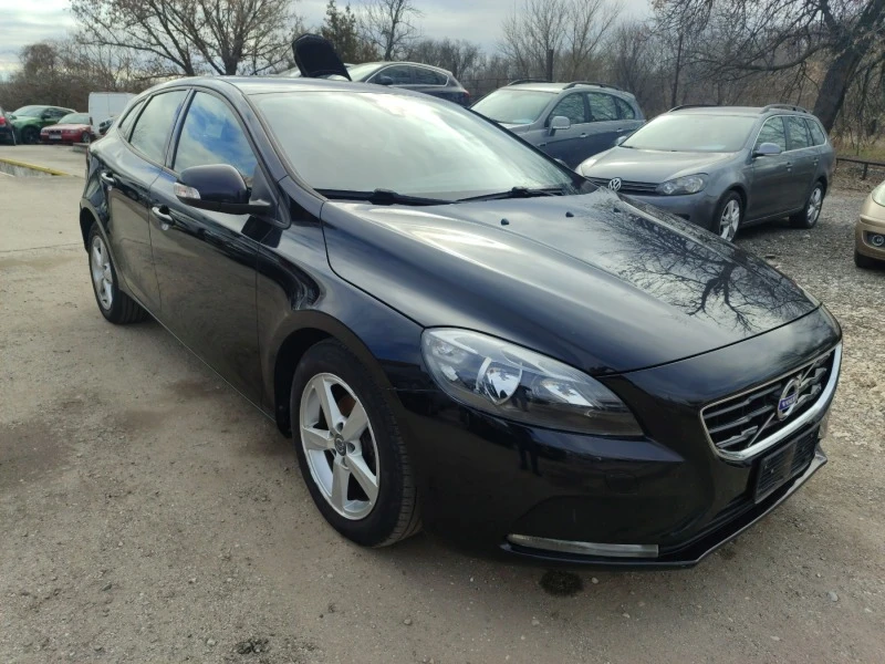 Volvo V40 1.6 D2 Kinetic, снимка 5 - Автомобили и джипове - 44111945