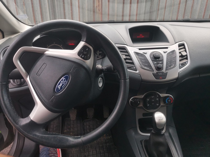 Ford Fiesta, снимка 3 - Автомобили и джипове - 46080745