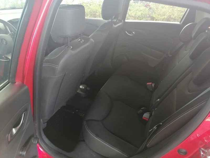 Renault Clio Grandtour 1.5dCi (КАПАРИРАН), снимка 8 - Автомобили и джипове - 46740908