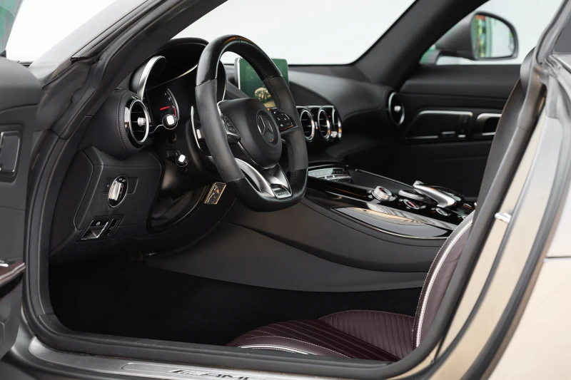 Mercedes-Benz AMG GT R, снимка 7 - Автомобили и джипове - 52598130